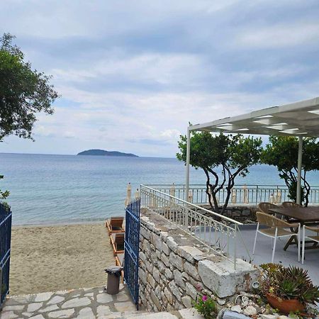 Roula'S House On The Beach Скиатос Экстерьер фото